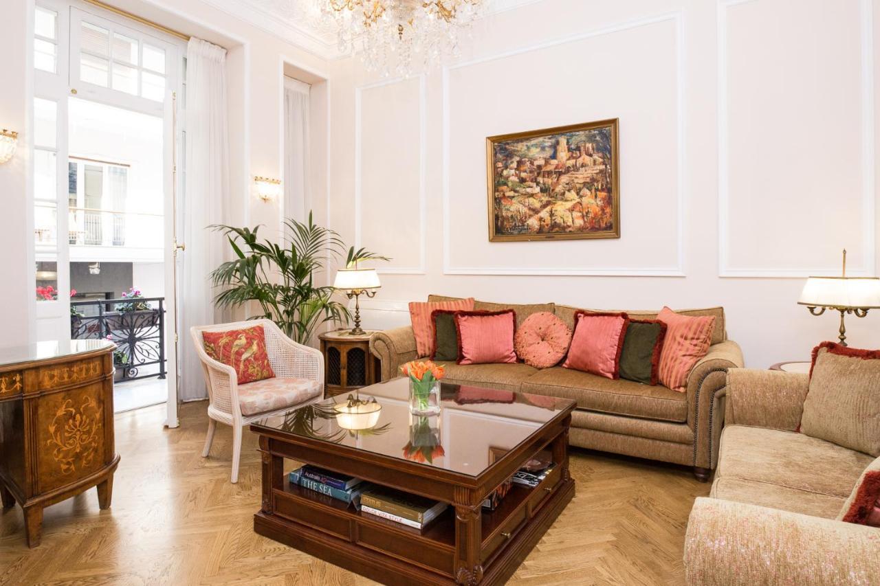 Apartamento The Rare Luxury Gem Near Syntagma, Kolonaki Square Atenas Exterior foto
