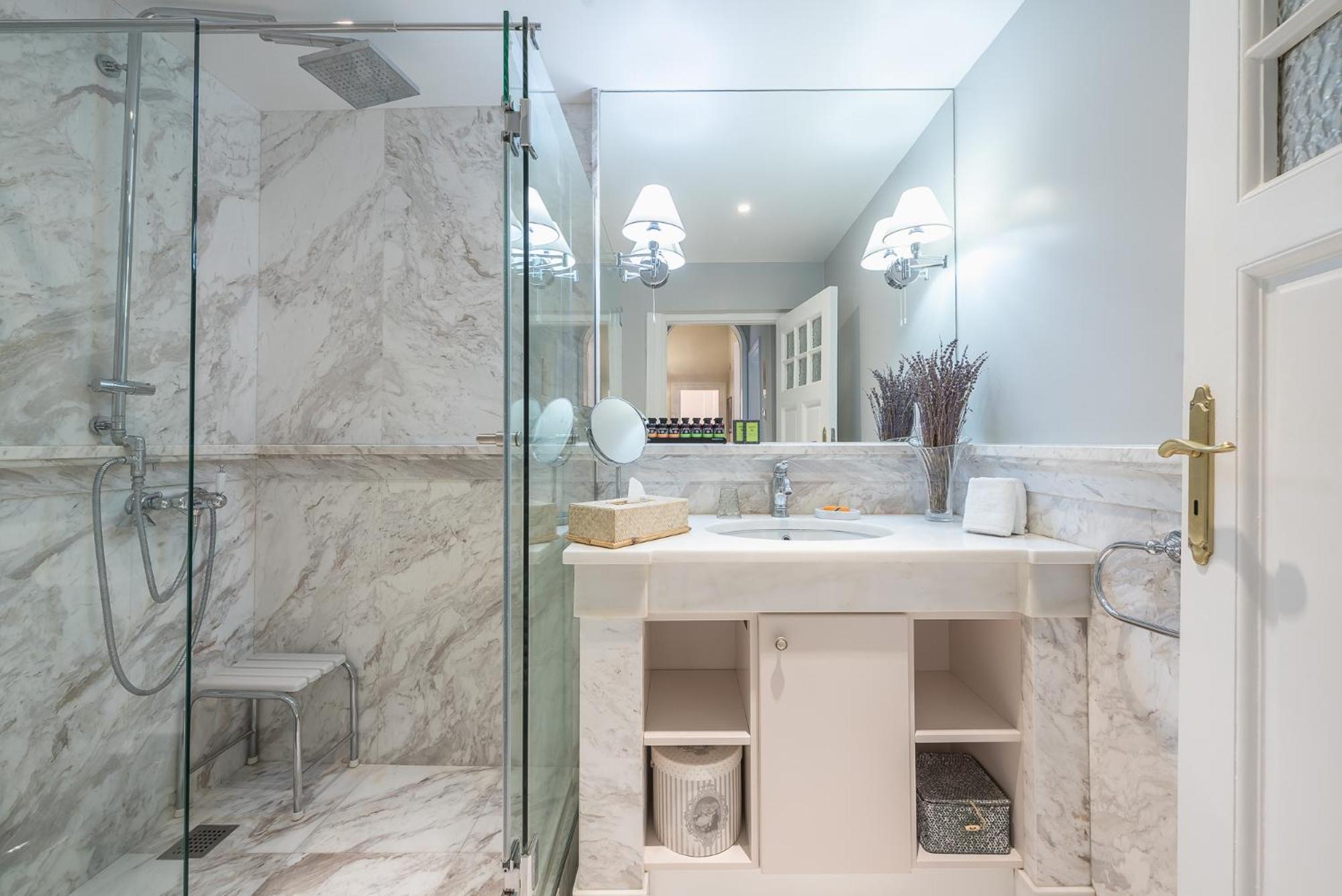 Apartamento The Rare Luxury Gem Near Syntagma, Kolonaki Square Atenas Exterior foto