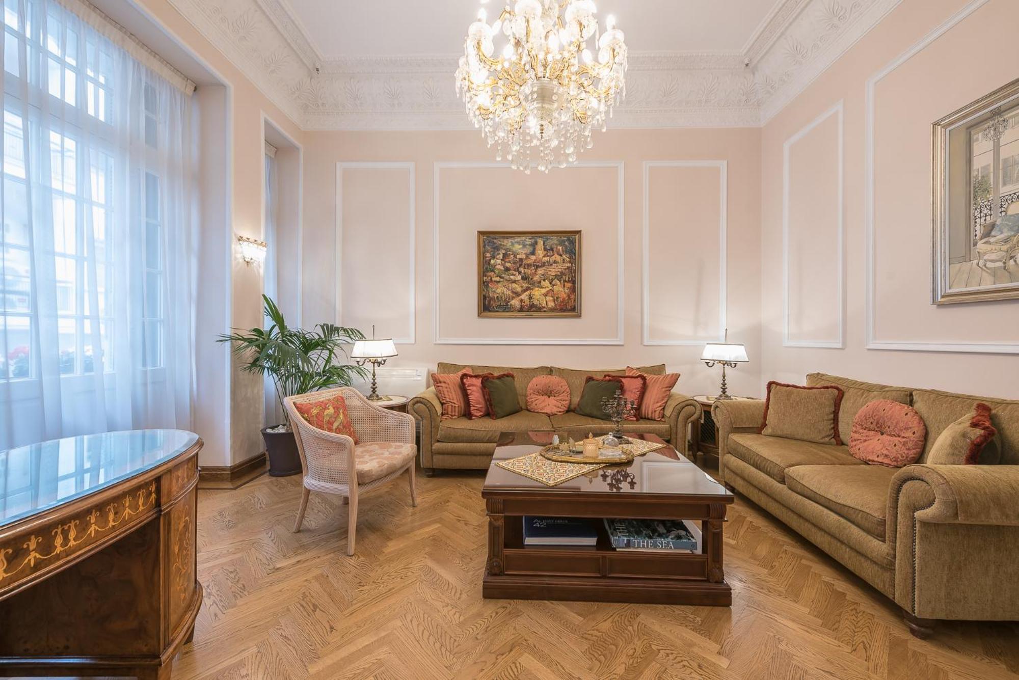 Apartamento The Rare Luxury Gem Near Syntagma, Kolonaki Square Atenas Exterior foto