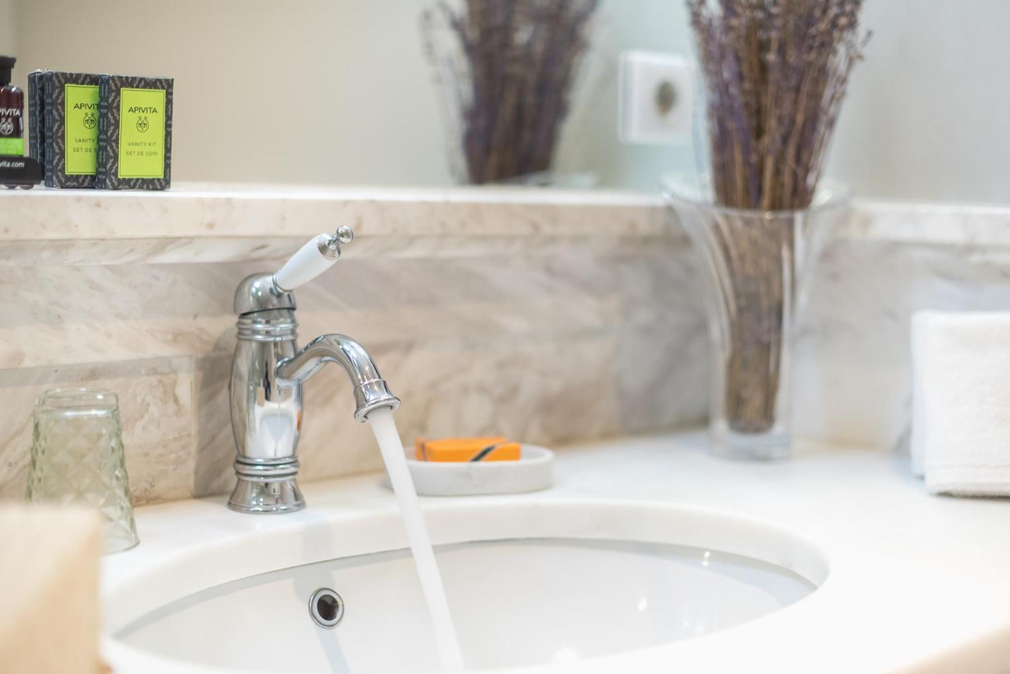 Apartamento The Rare Luxury Gem Near Syntagma, Kolonaki Square Atenas Exterior foto