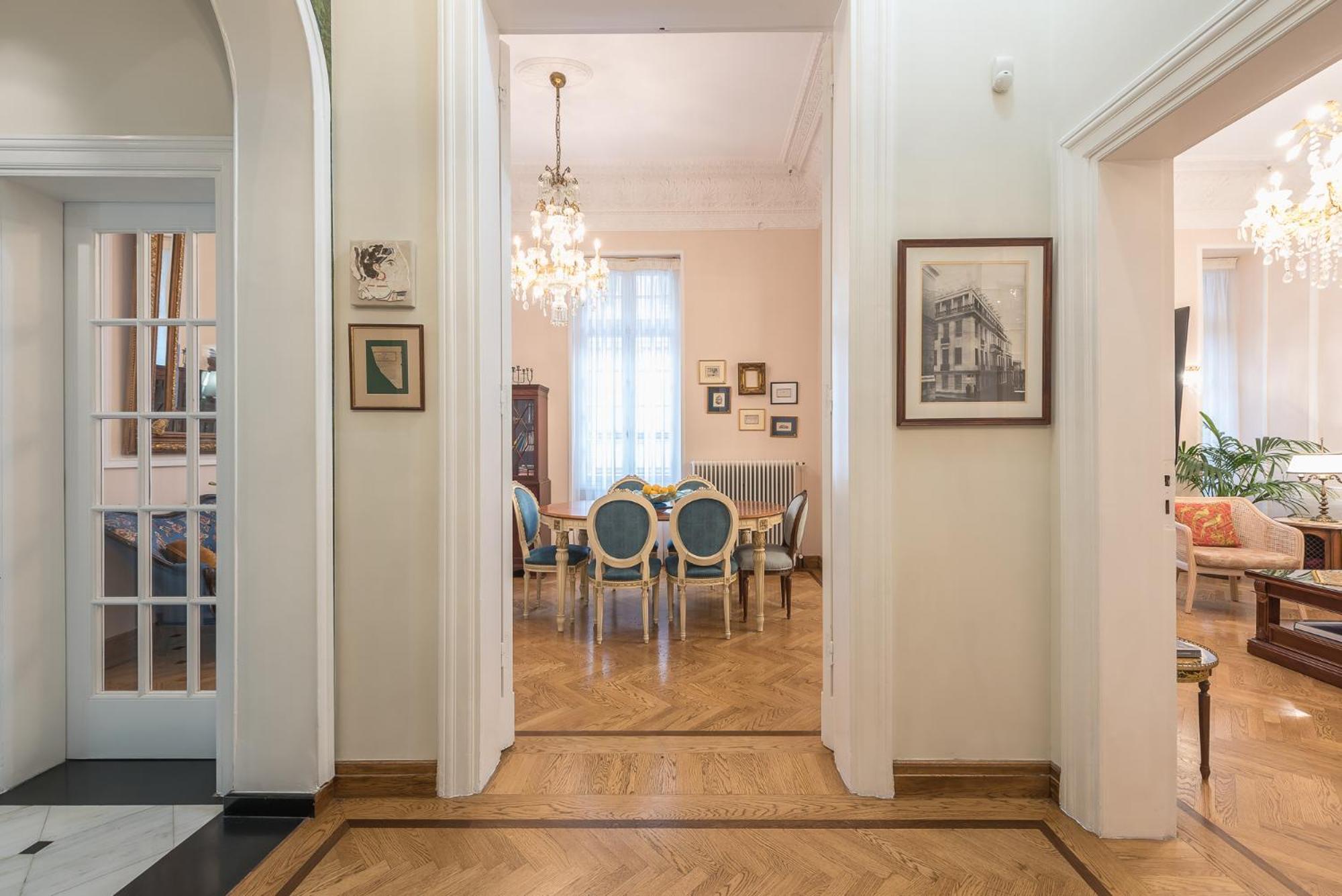 Apartamento The Rare Luxury Gem Near Syntagma, Kolonaki Square Atenas Exterior foto